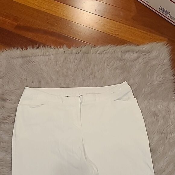 Lane‎ Bryant womens white rayon stretch capris size 18 - Picture 2 of 5